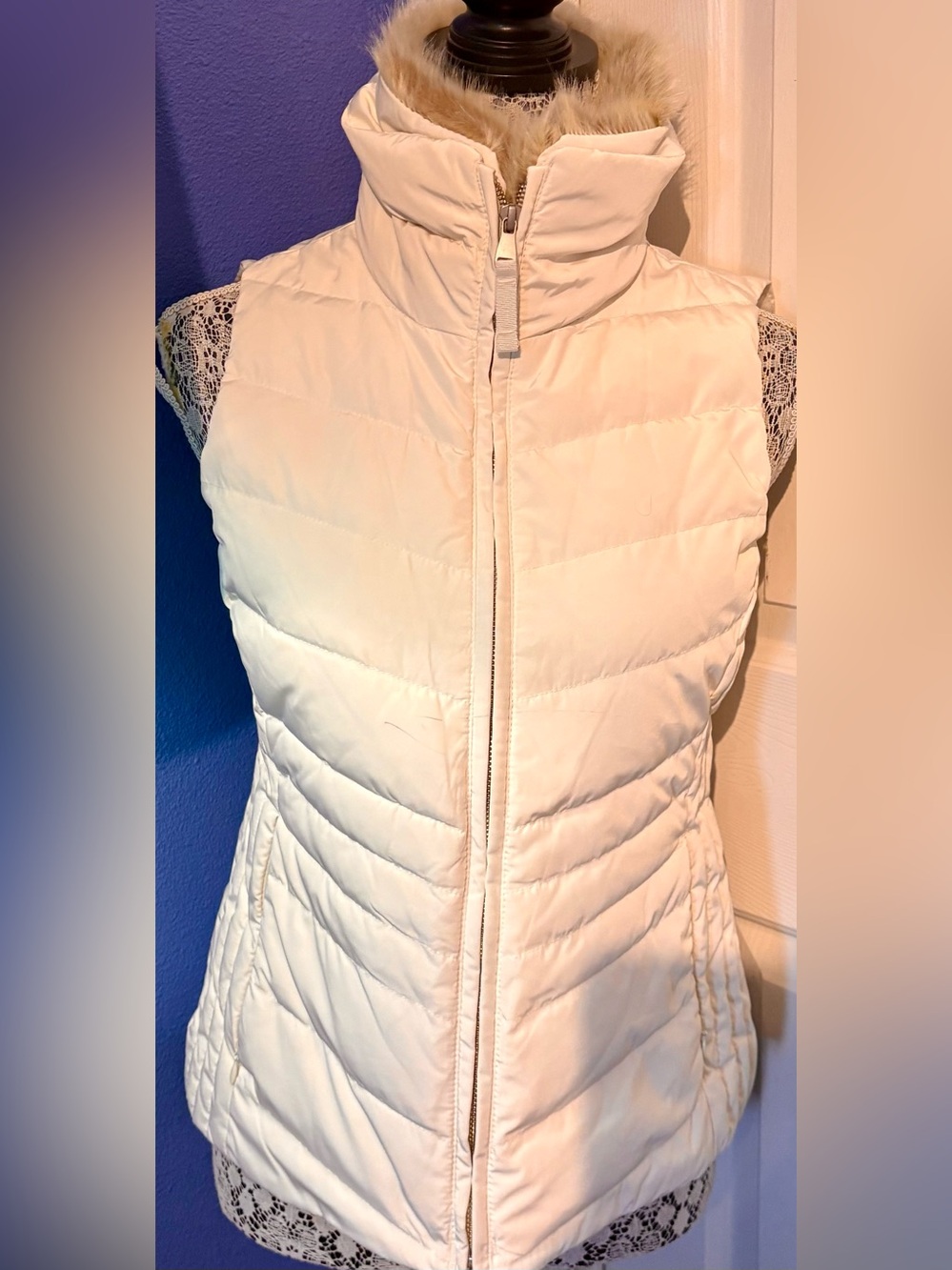 Talbots Cream Quilted Down-Style Puffer Vest with Faux-Fur Trim